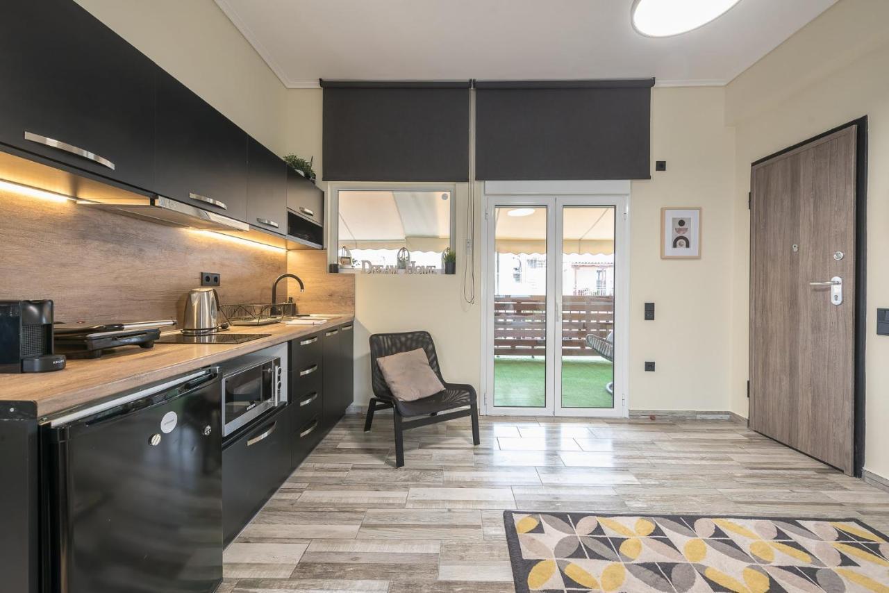 Appartamento Petralona Stylish Penthouse Atene Esterno foto