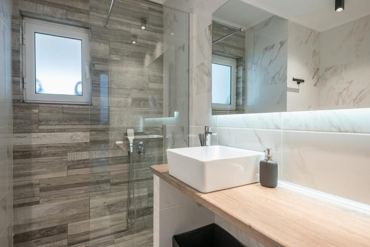 Appartamento Petralona Stylish Penthouse Atene Esterno foto