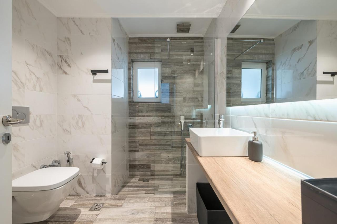 Appartamento Petralona Stylish Penthouse Atene Esterno foto