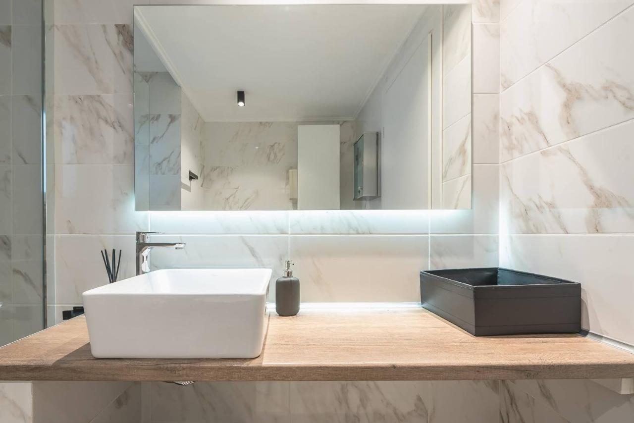 Appartamento Petralona Stylish Penthouse Atene Esterno foto