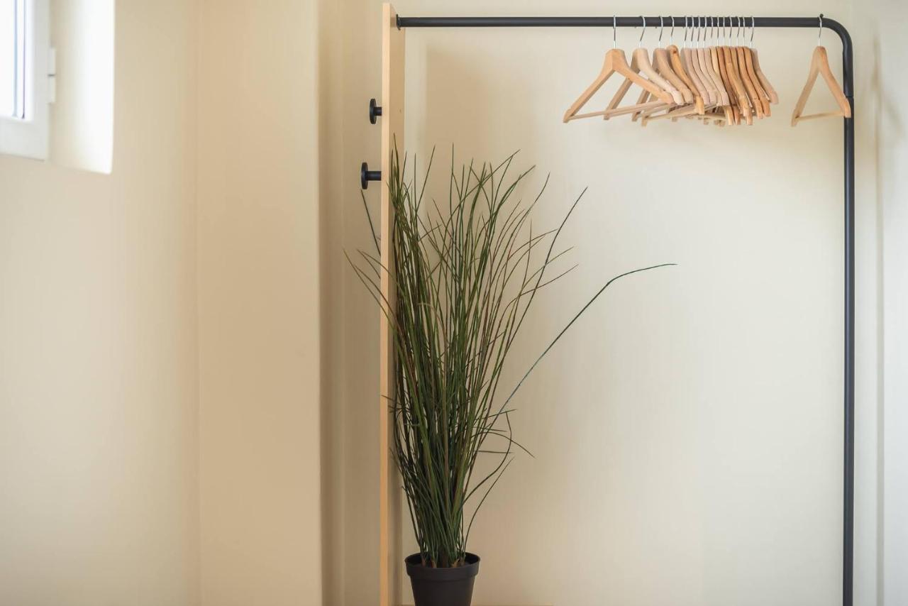 Appartamento Petralona Stylish Penthouse Atene Esterno foto