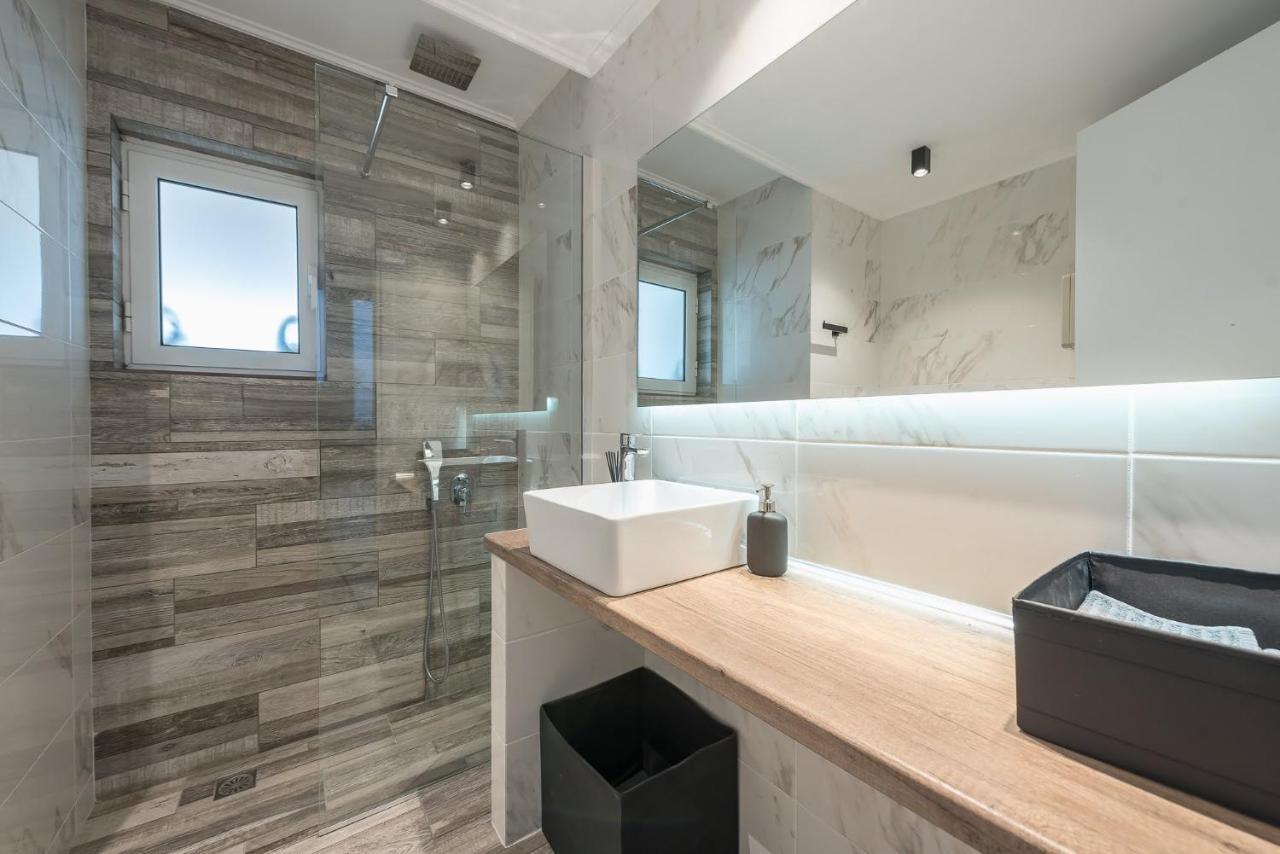 Appartamento Petralona Stylish Penthouse Atene Esterno foto