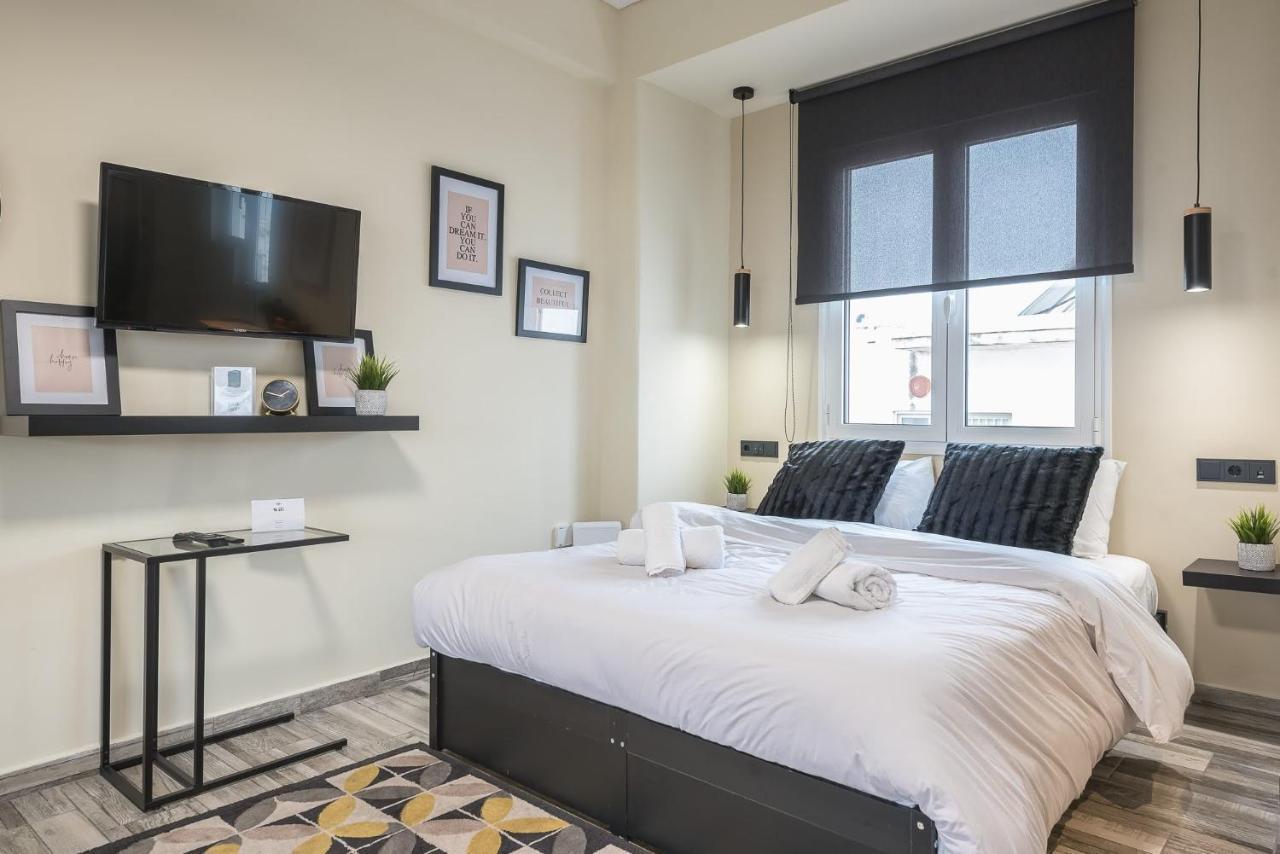 Appartamento Petralona Stylish Penthouse Atene Esterno foto