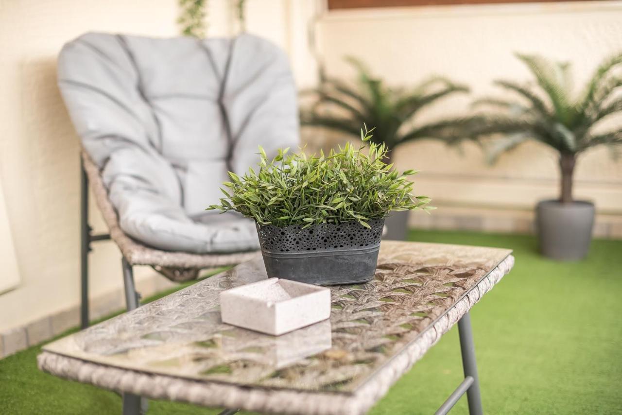 Appartamento Petralona Stylish Penthouse Atene Esterno foto